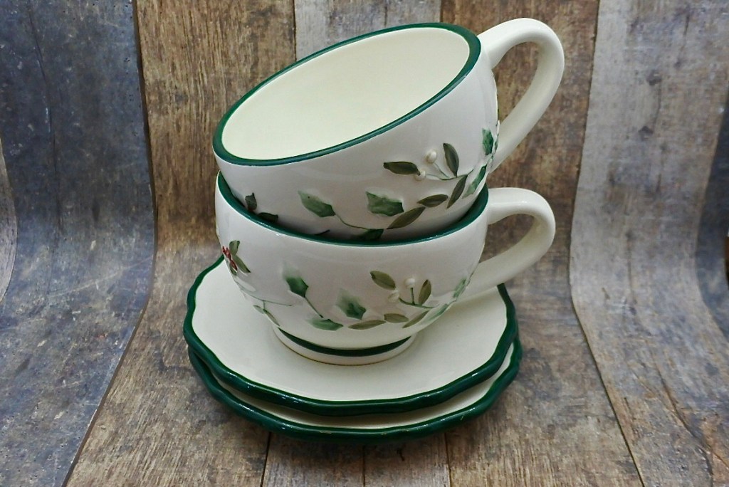 Pfaltzgraff Winterberry Collection